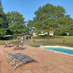 Domaine De Savignac Bed & Breakfast 4*