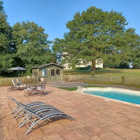 Domaine De Savignac Bed & Breakfast 4*