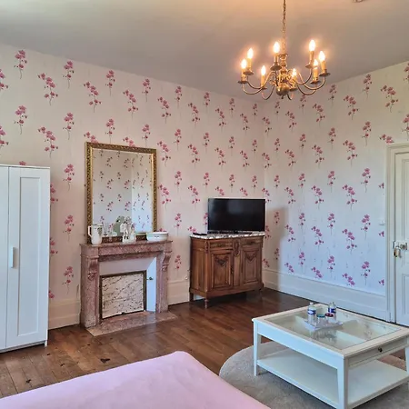 Bed & Breakfast Domaine De Savignac Chabanais