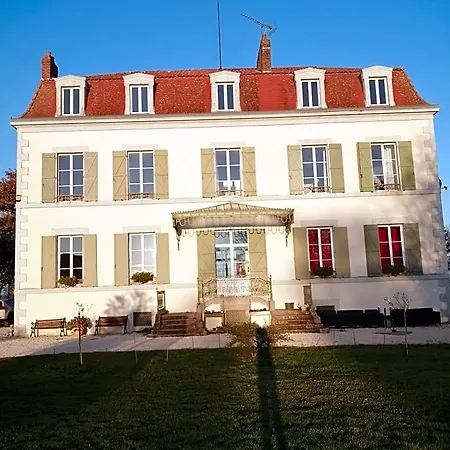Domaine De Savignac 4* Chabanais