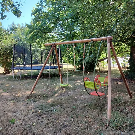 Domaine De Savignac Couette-café Chabanais