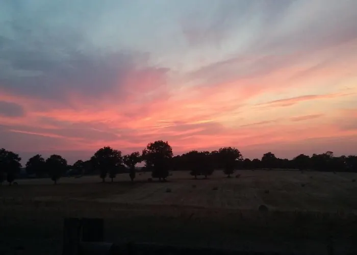 Domaine De Savignac Couette-café Chabanais