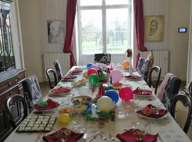 Couette-café Domaine De Savignac 4*