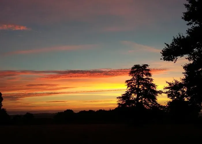Domaine De Savignac Couette-café Chabanais