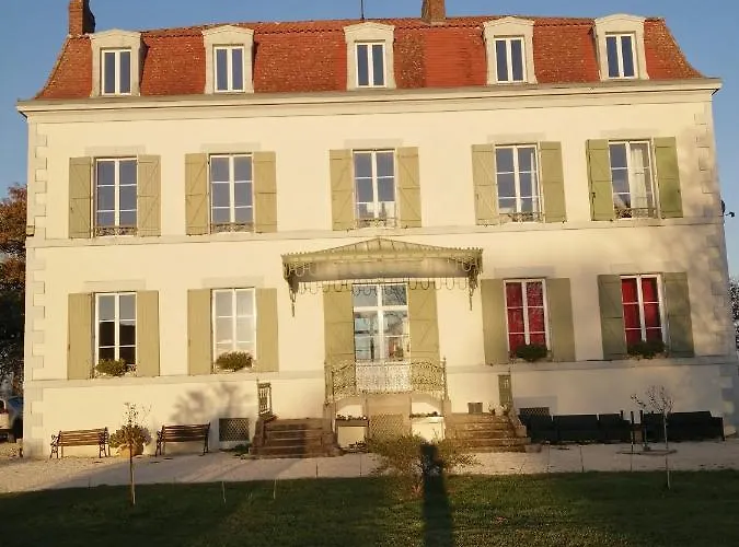 Domaine De Savignac Chabanais